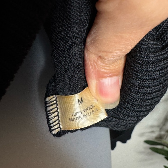 St. Croix Black Merino Wool Sweater Men’s M USA Made Pullover Knit V-Neck Vintag - Picture 3 of 6